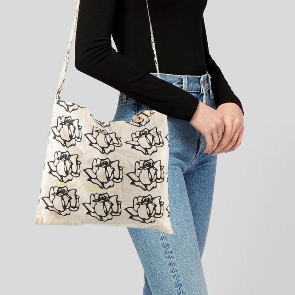 Freda Salvador Linen Rose Print Tote 13“ x 17“